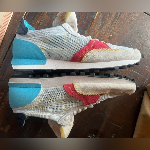 Nike Women's Daybreak Type Shoes Football Grey University Gold 🌵6 - Picture 4 of 9